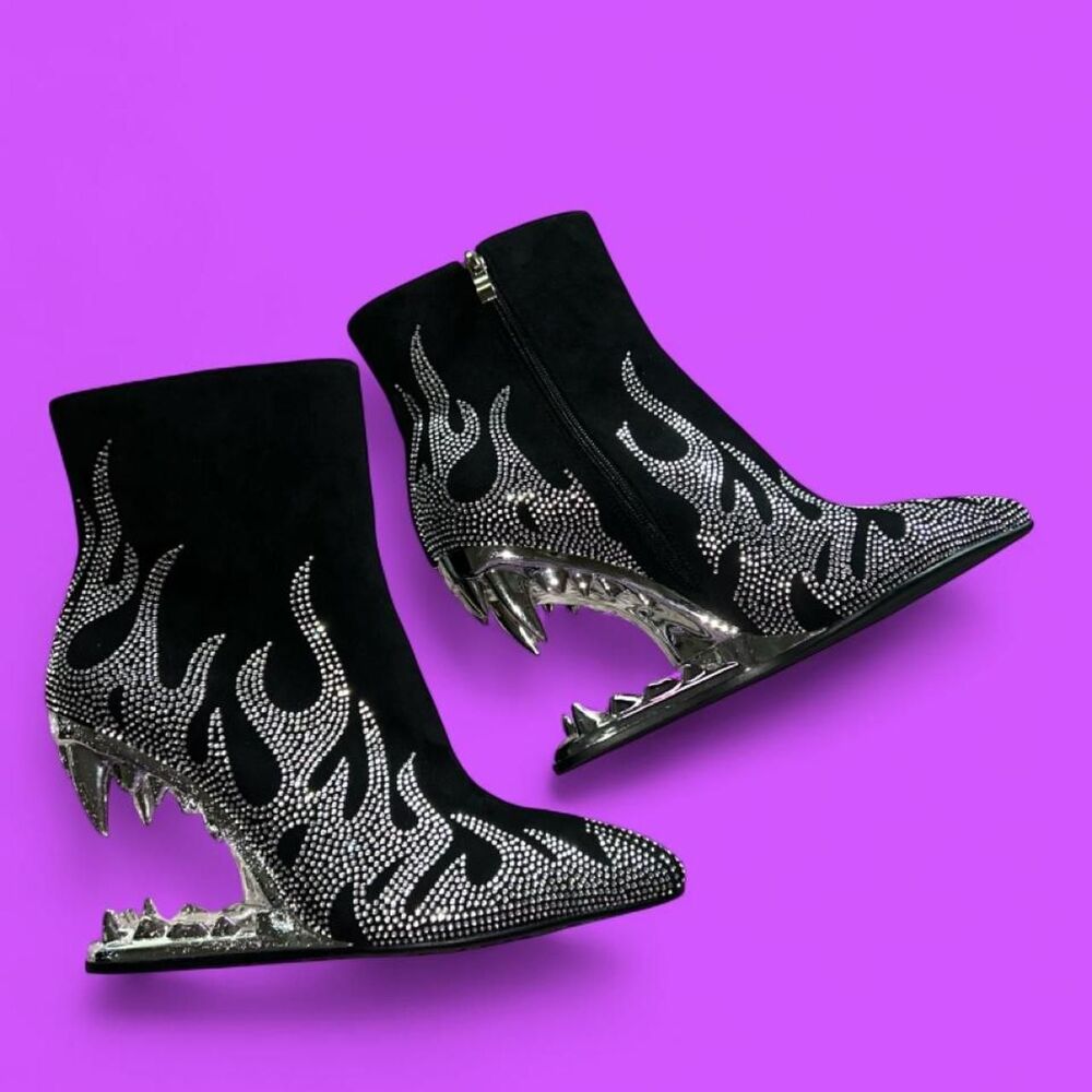 Black Rhinestone Flame Pointed Toe Statement Boots Size 9